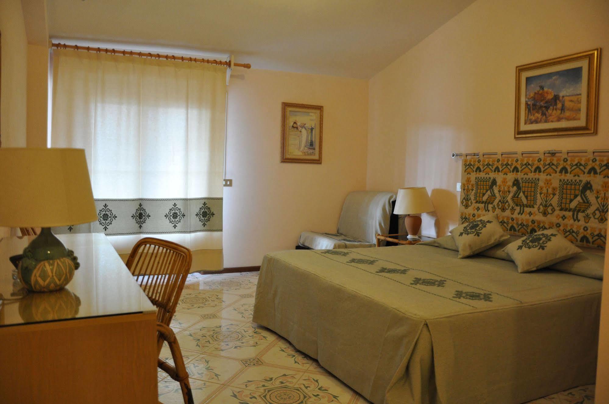 Hotel L'Oasi Кала-Гононе Экстерьер фото